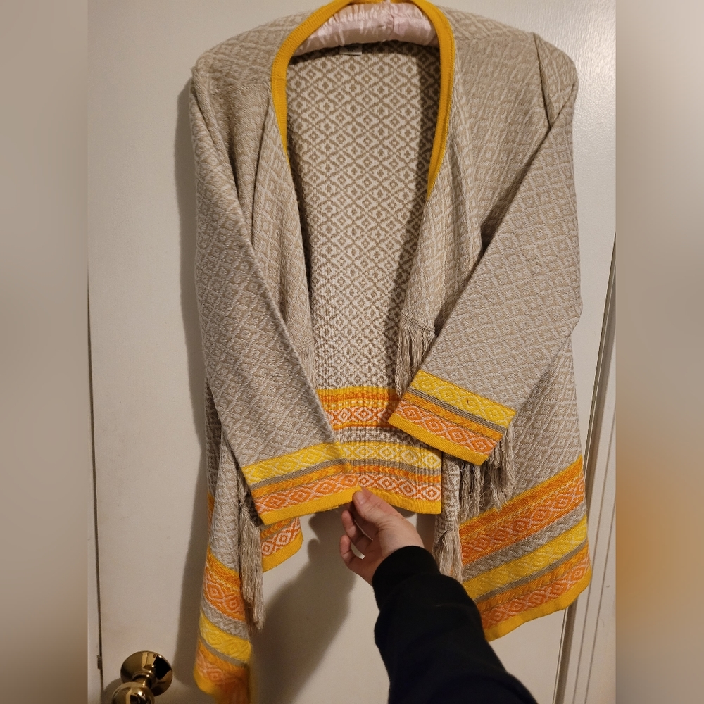 Made in usa shall sweater unique design fringe tassels size small vintage